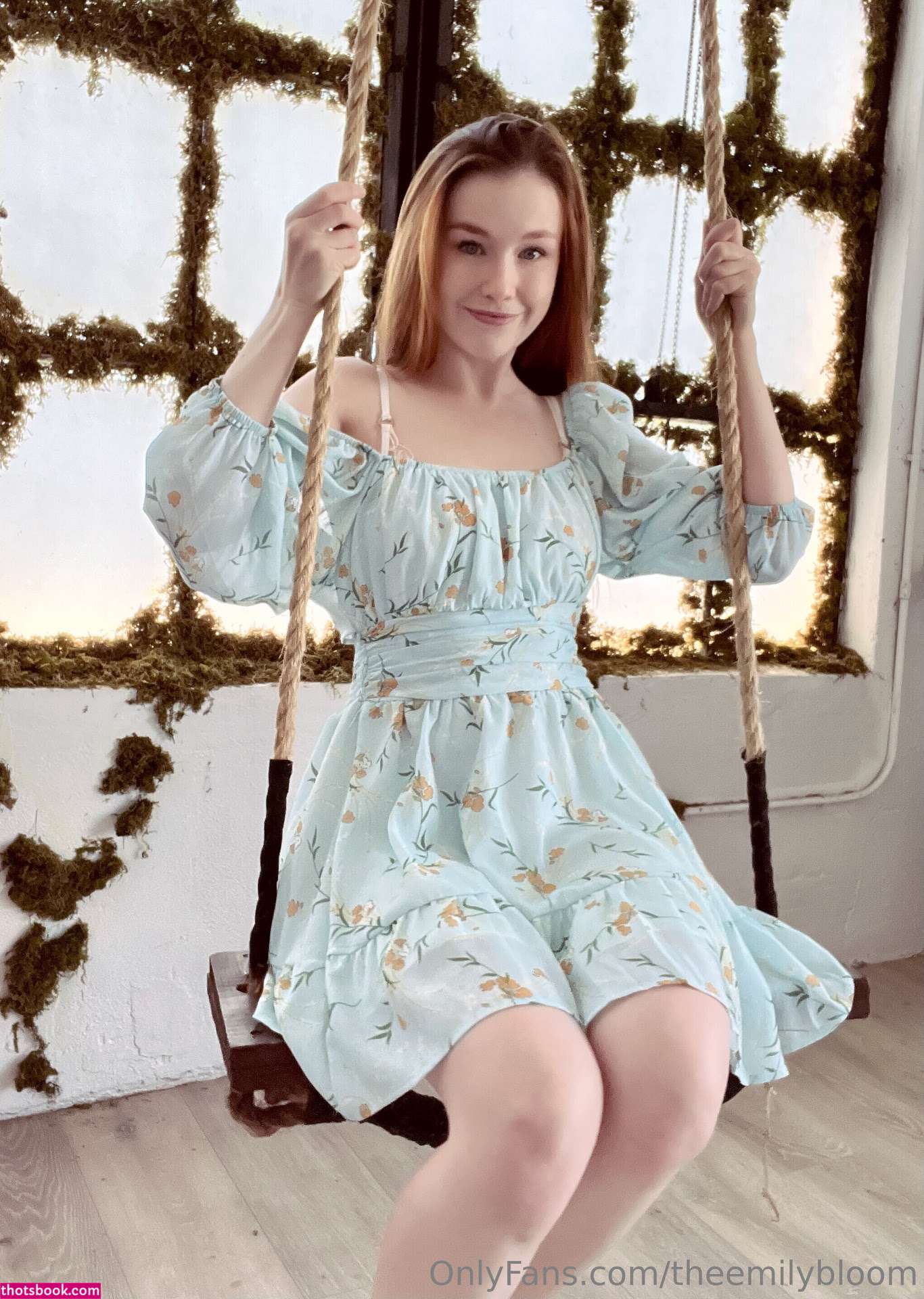 Emily Bloom Photo #568