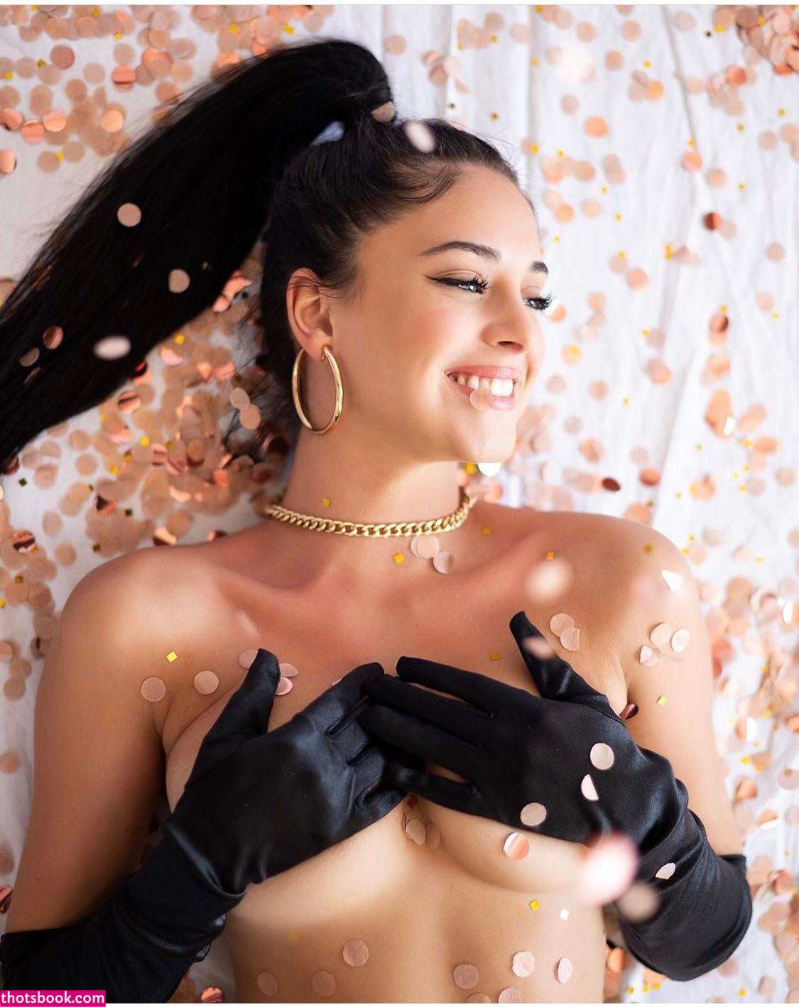 Camilla Araujo Photo #2