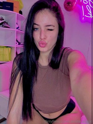 Camilla Araujo Photo #8