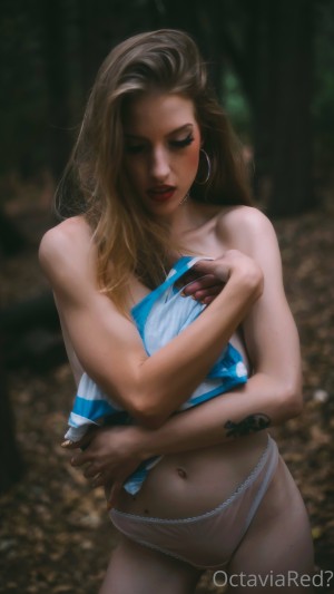 Octavia Red Photo #130