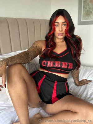 Busty Belle Photo #4