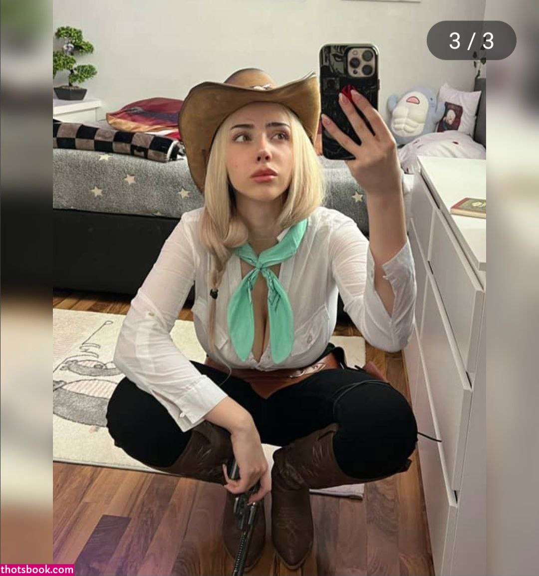 Elisa Denisee Photo #19