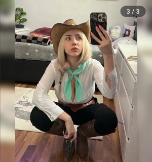 Elisa Denisee Photo #19