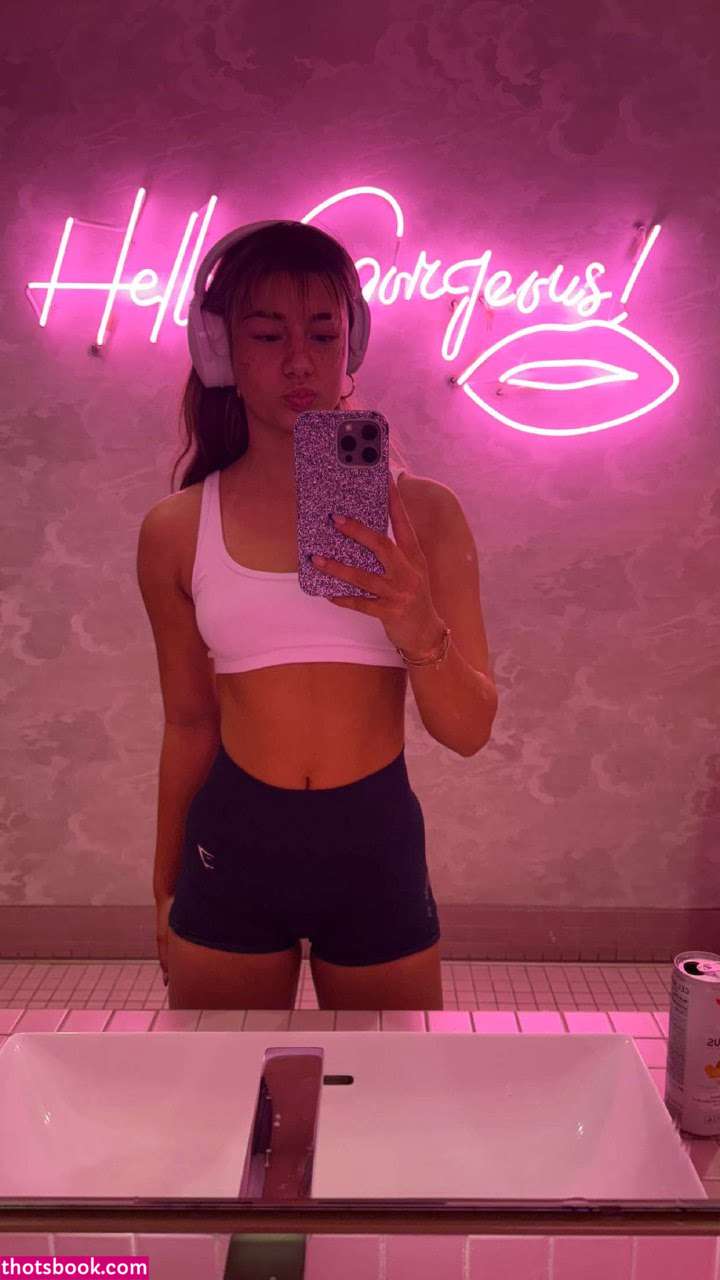 Mikayla Campinos Photo #7