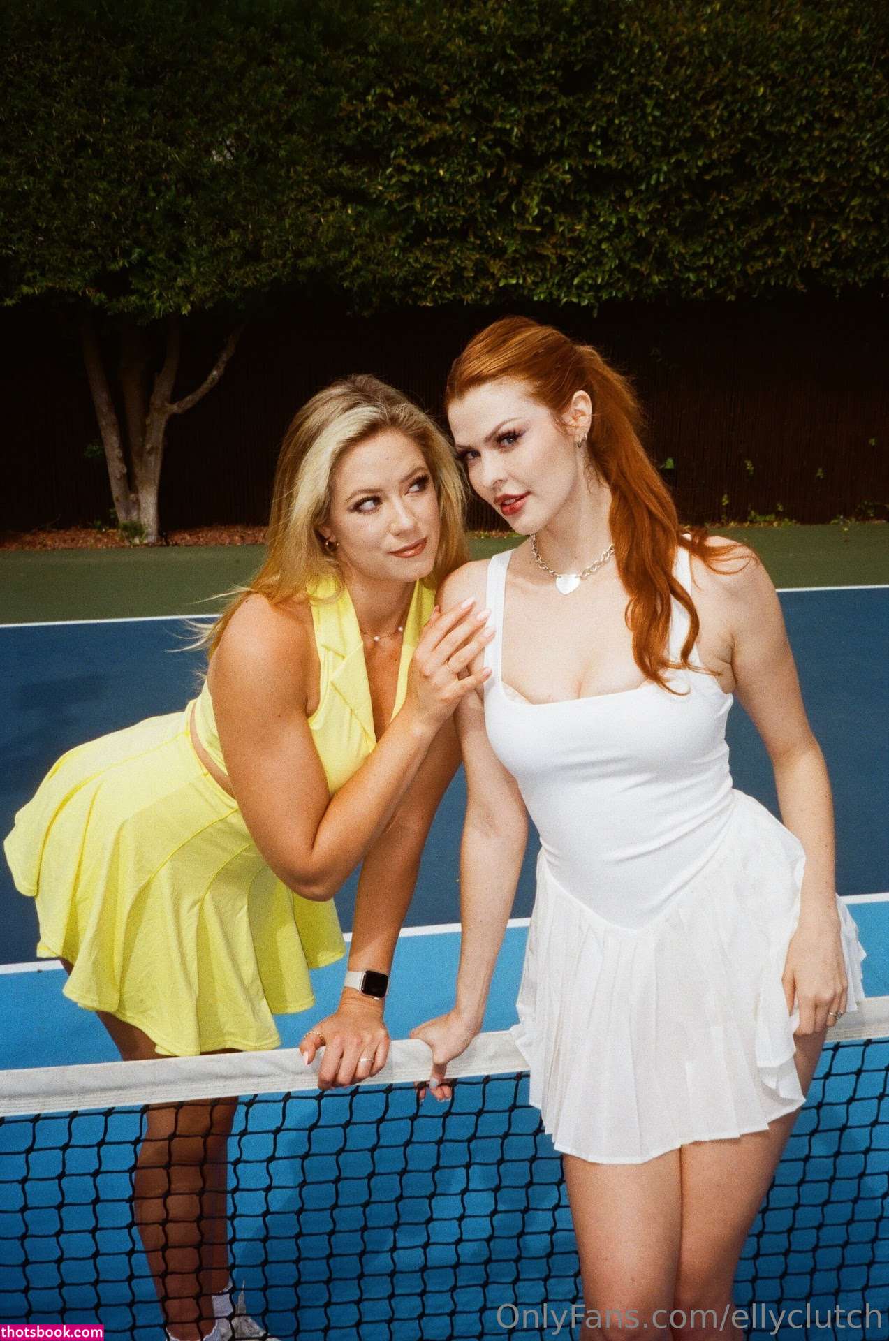 Elly Clutch Photo #566