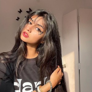 Aishwarya Harishankar Photo #29