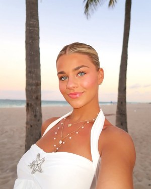 Baylee Cornell Photo #47