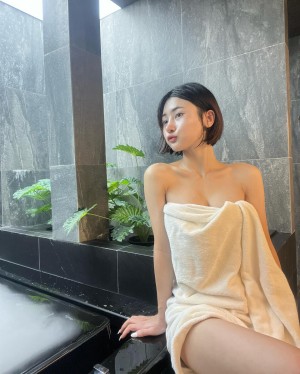 Prapatsorn Theethatburee Photo #8