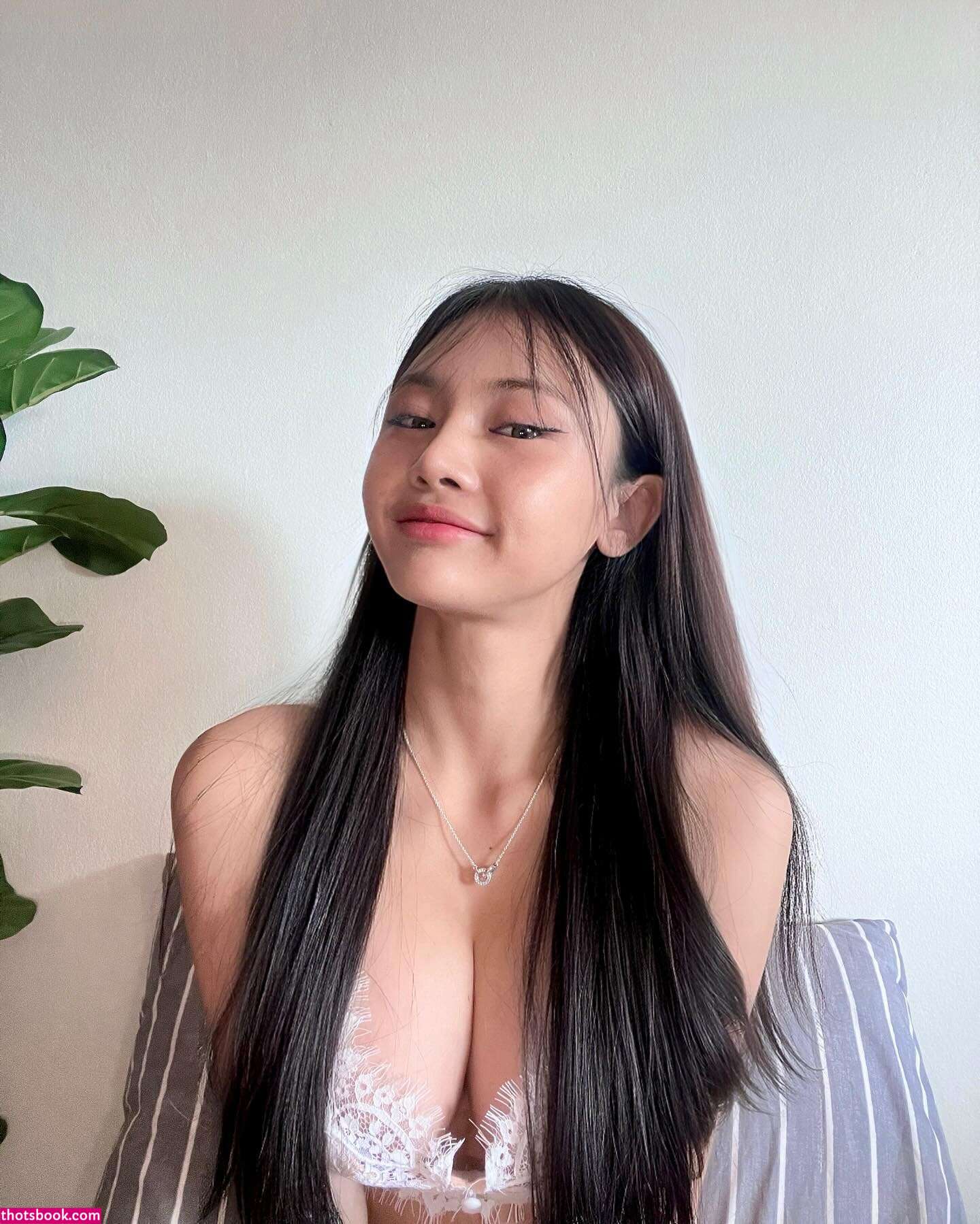 Prapatsorn Theethatburee Photo #27