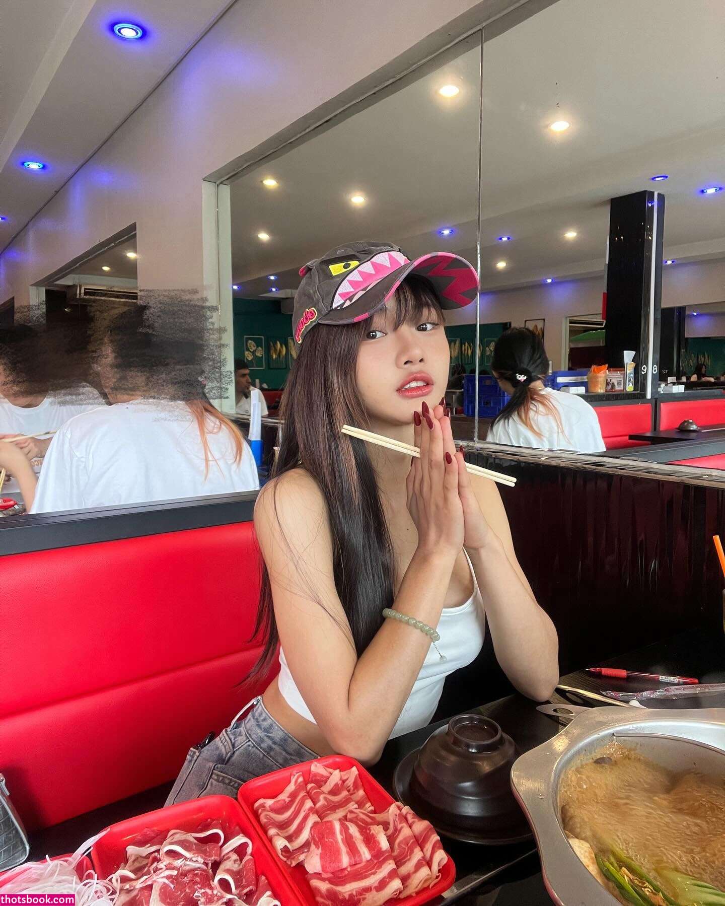 Prapatsorn Theethatburee Photo #40