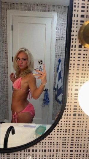 darianrhodess Photo #17