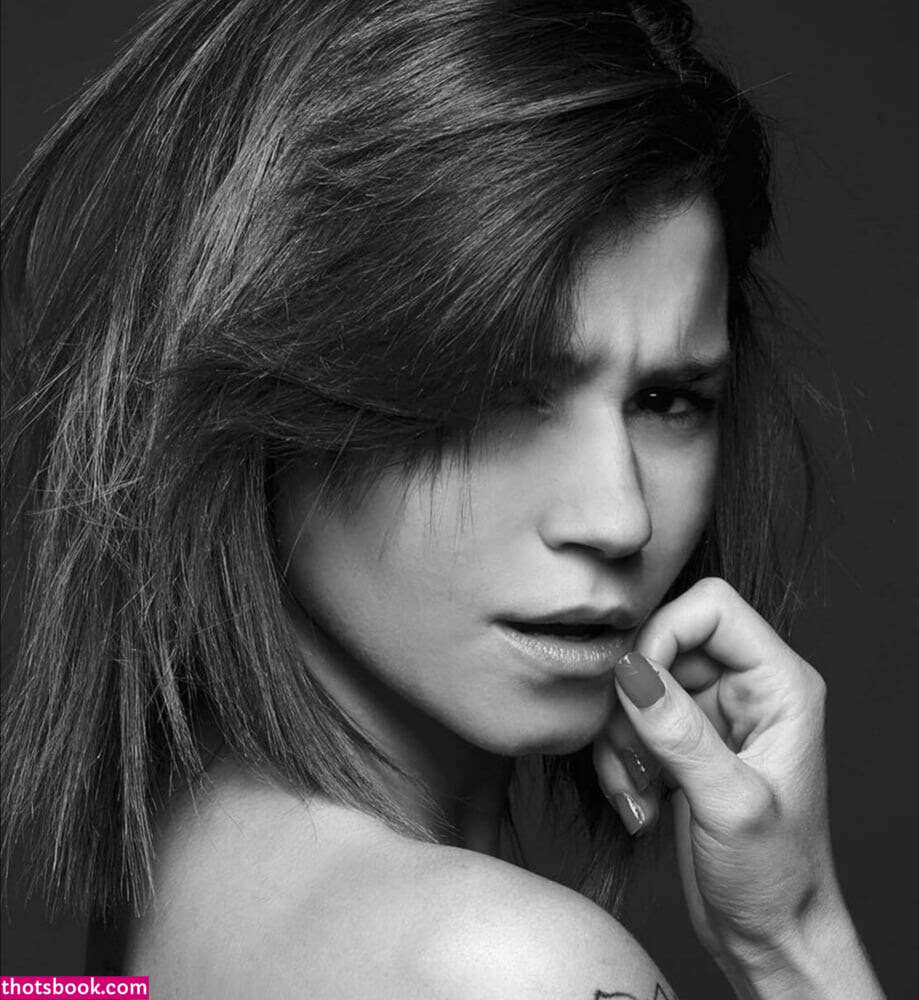 Ines Loucif Photo #9