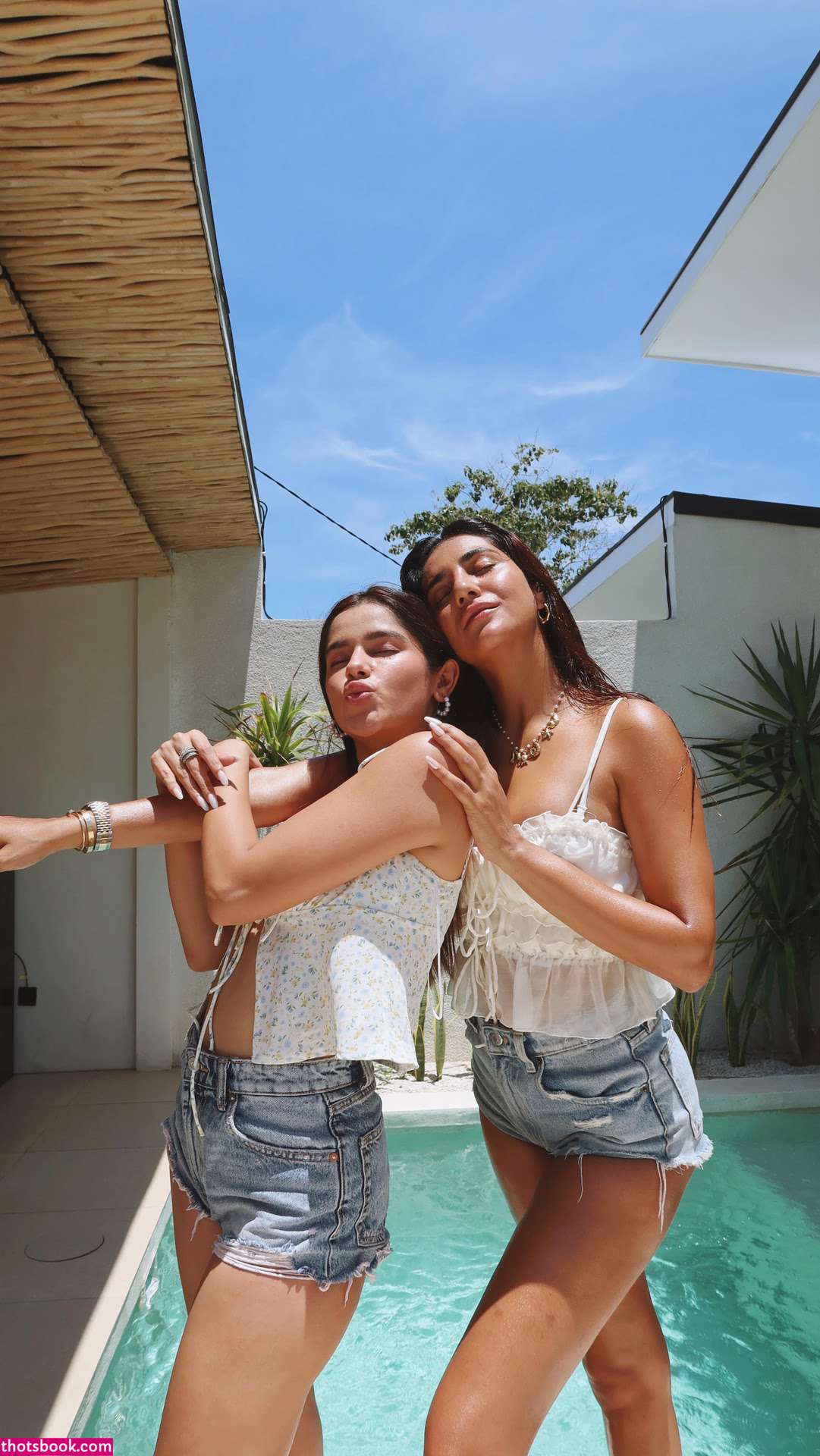 Radhika Seth Photo #16