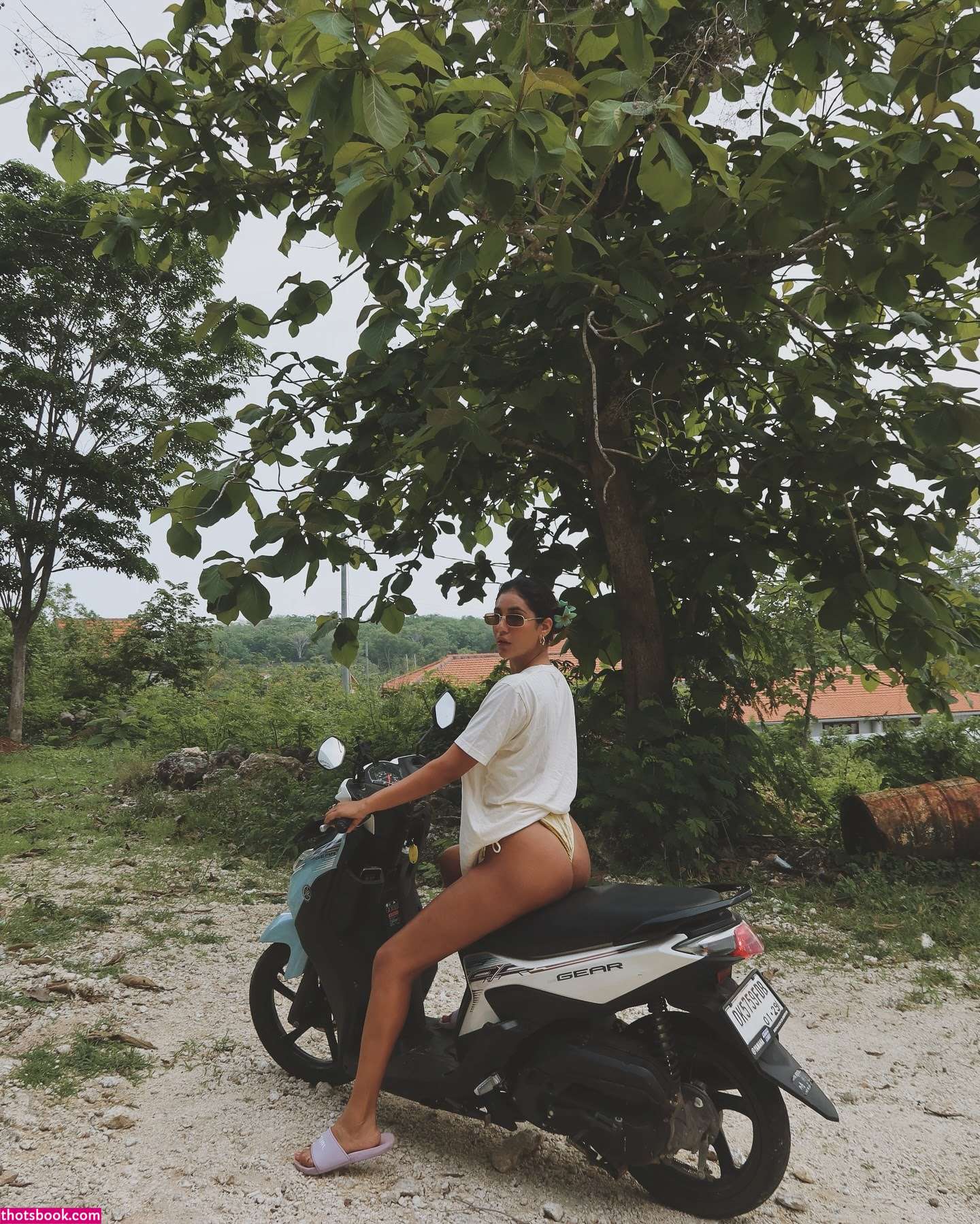 Radhika Seth Photo #18