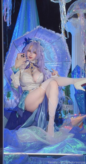 Sally Dorasnow Photo #329