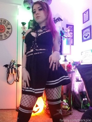 Darkpixi Photo #30