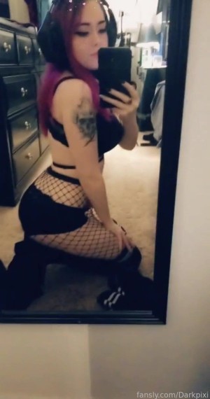 Darkpixi Photo #47