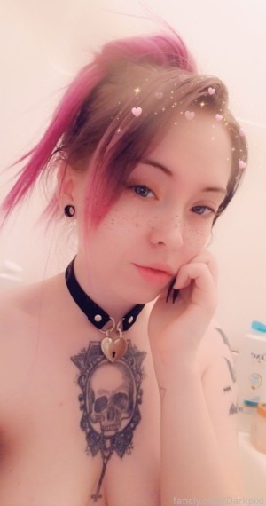 Darkpixi Photo #56