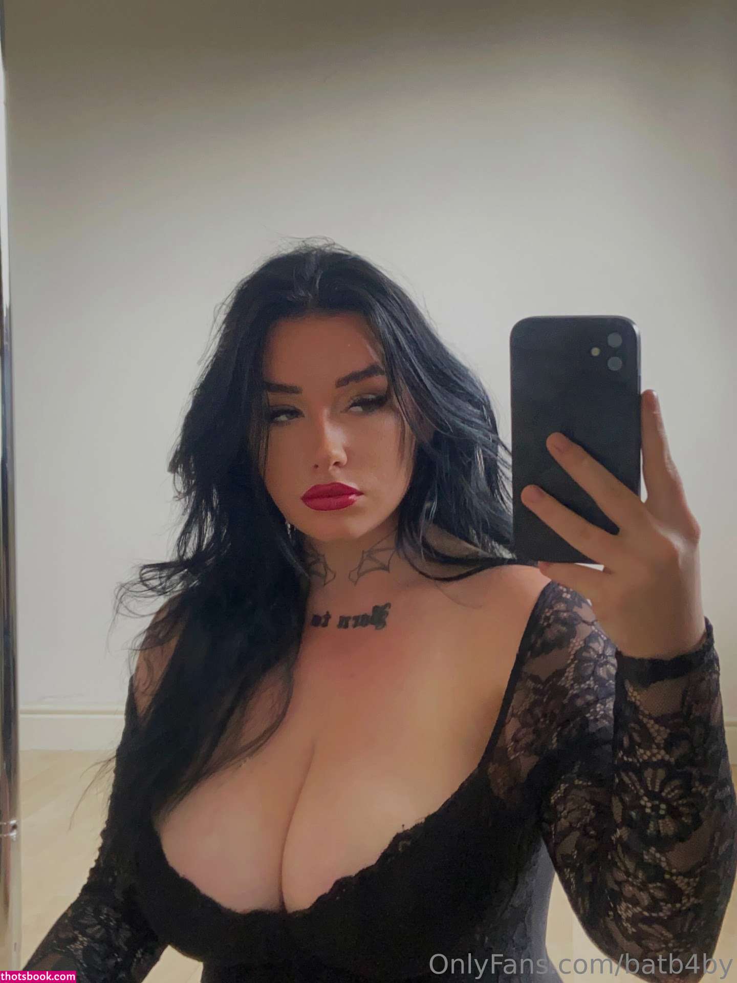 leahhnicholls Photo #15