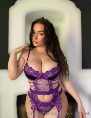 leahhnicholls Photo #21