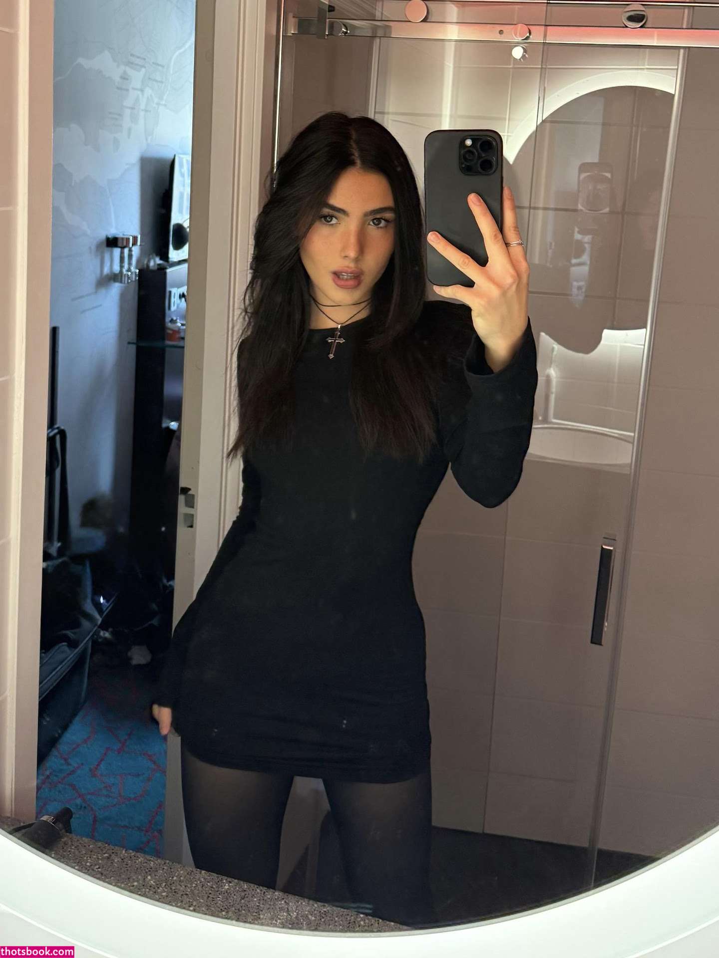 Andrea Botez Photo #2