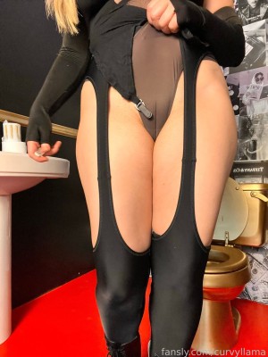 Curvyllama Photo #235