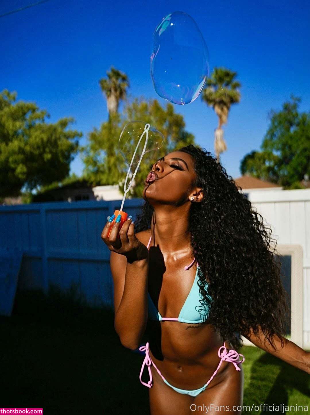 Official Janina Photo #3