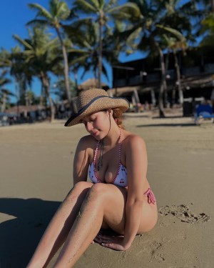 vivianabueno13 Photo #33