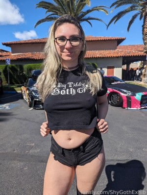 Shygothexhib Photo #9