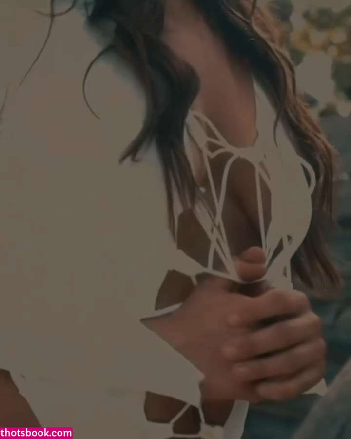 Karolina Kowalkiewicz Photo #4