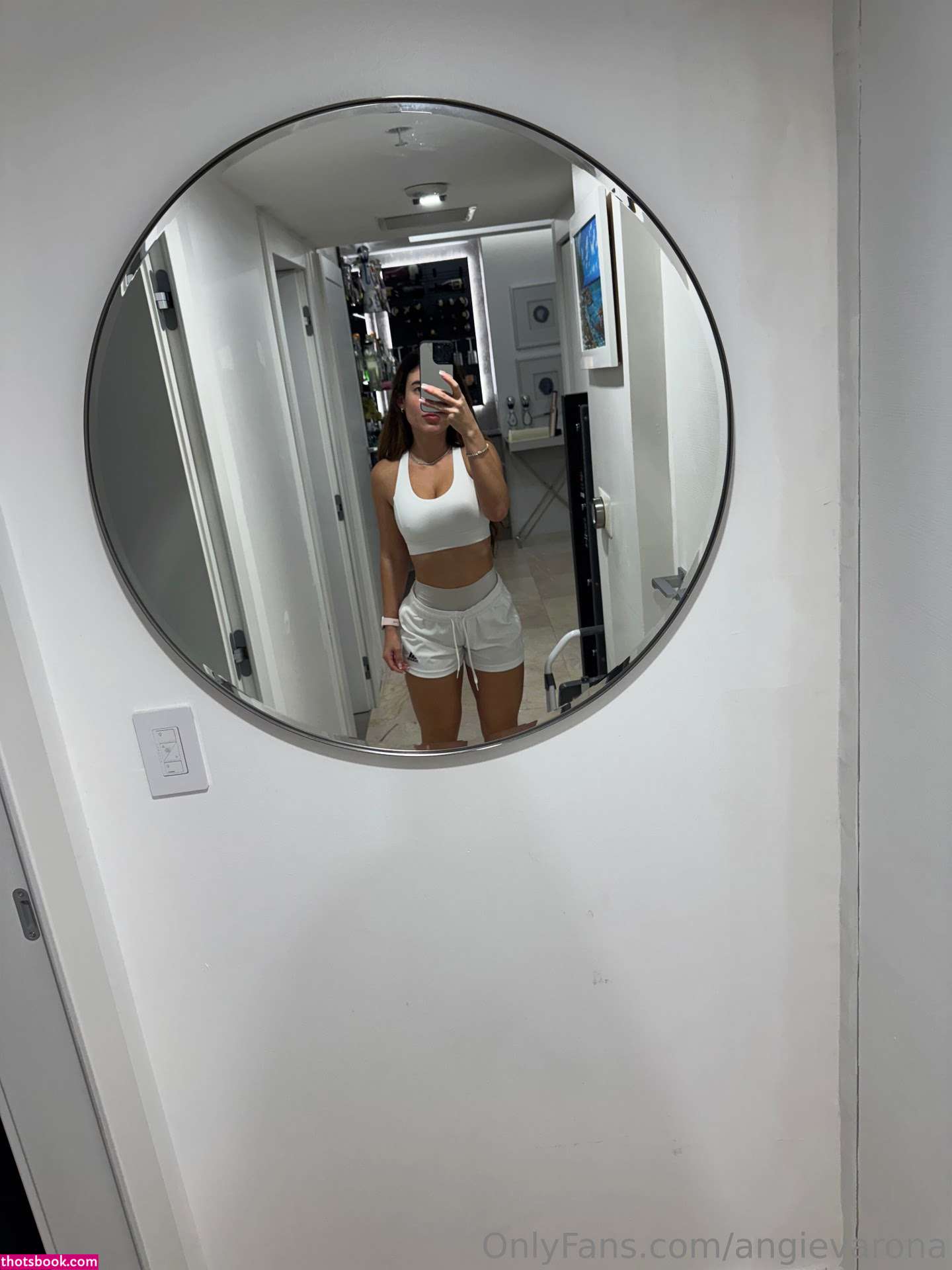 Angie Varona Photo #320