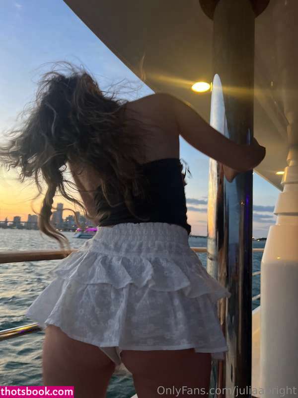 Julia Bright Photo #342