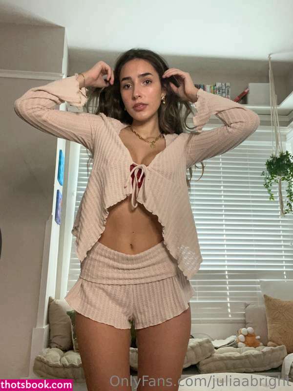 Julia Bright Photo #347