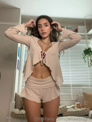 Julia Bright Photo #347