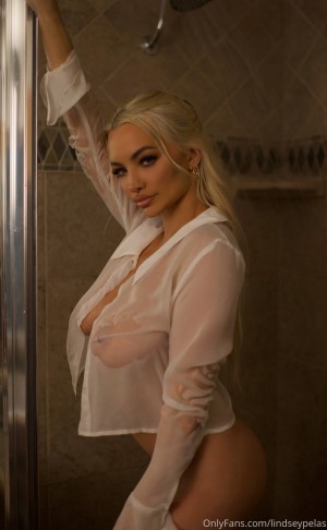 Lindsey Pelas Photo #1231