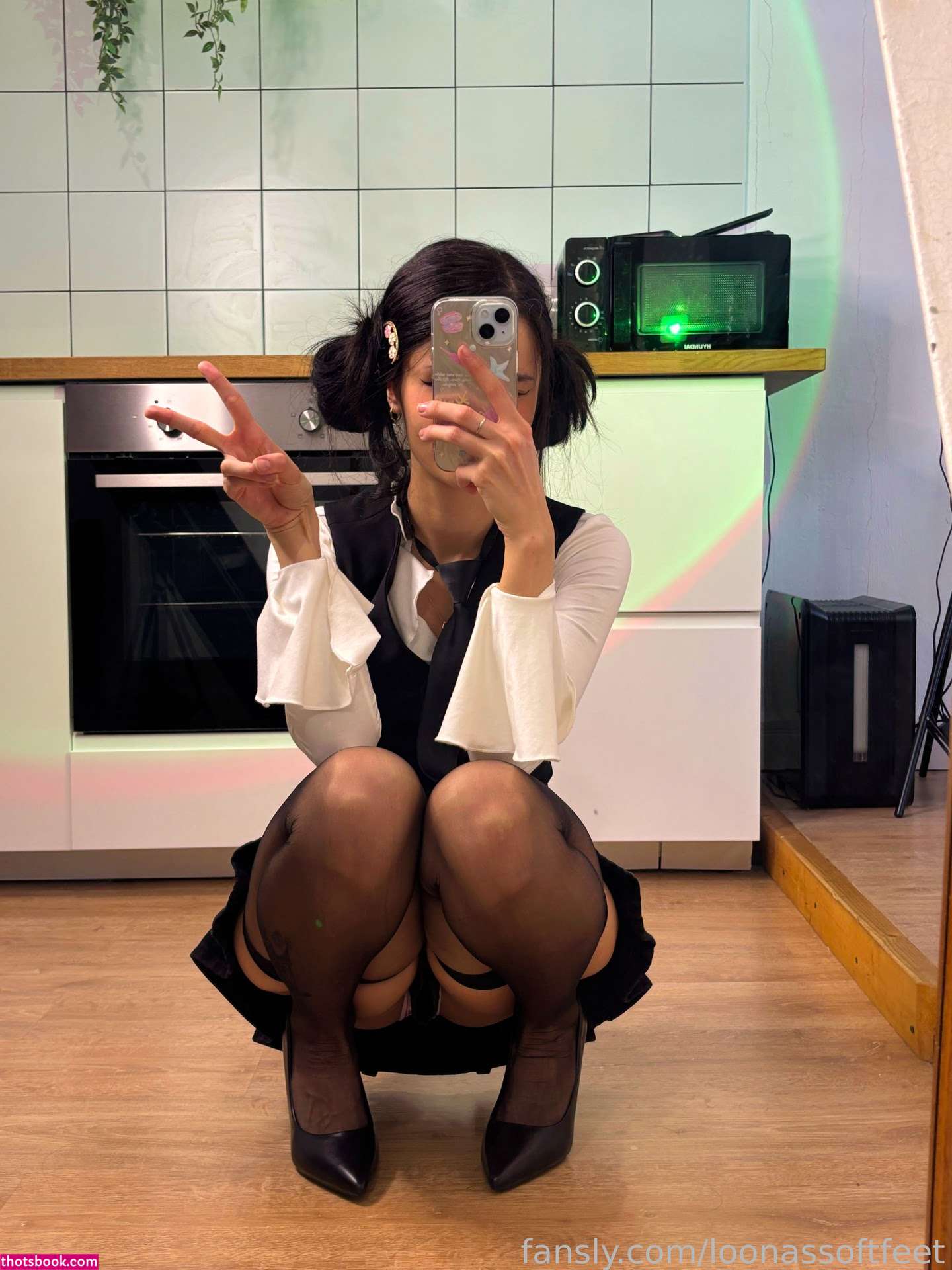 Loonassoftfeet Photo #309