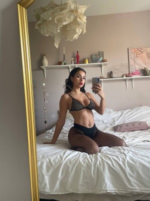 Julia Amareno Photo #2