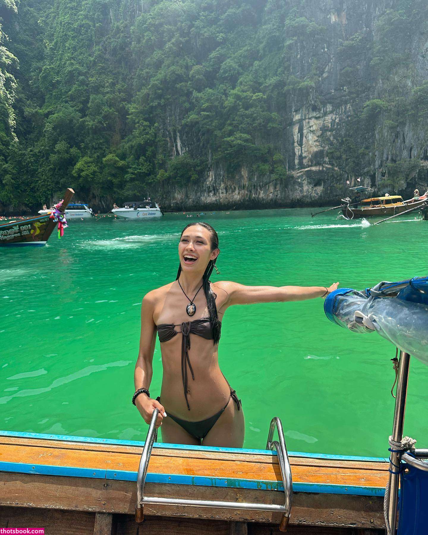 Cait Knight Photo #10