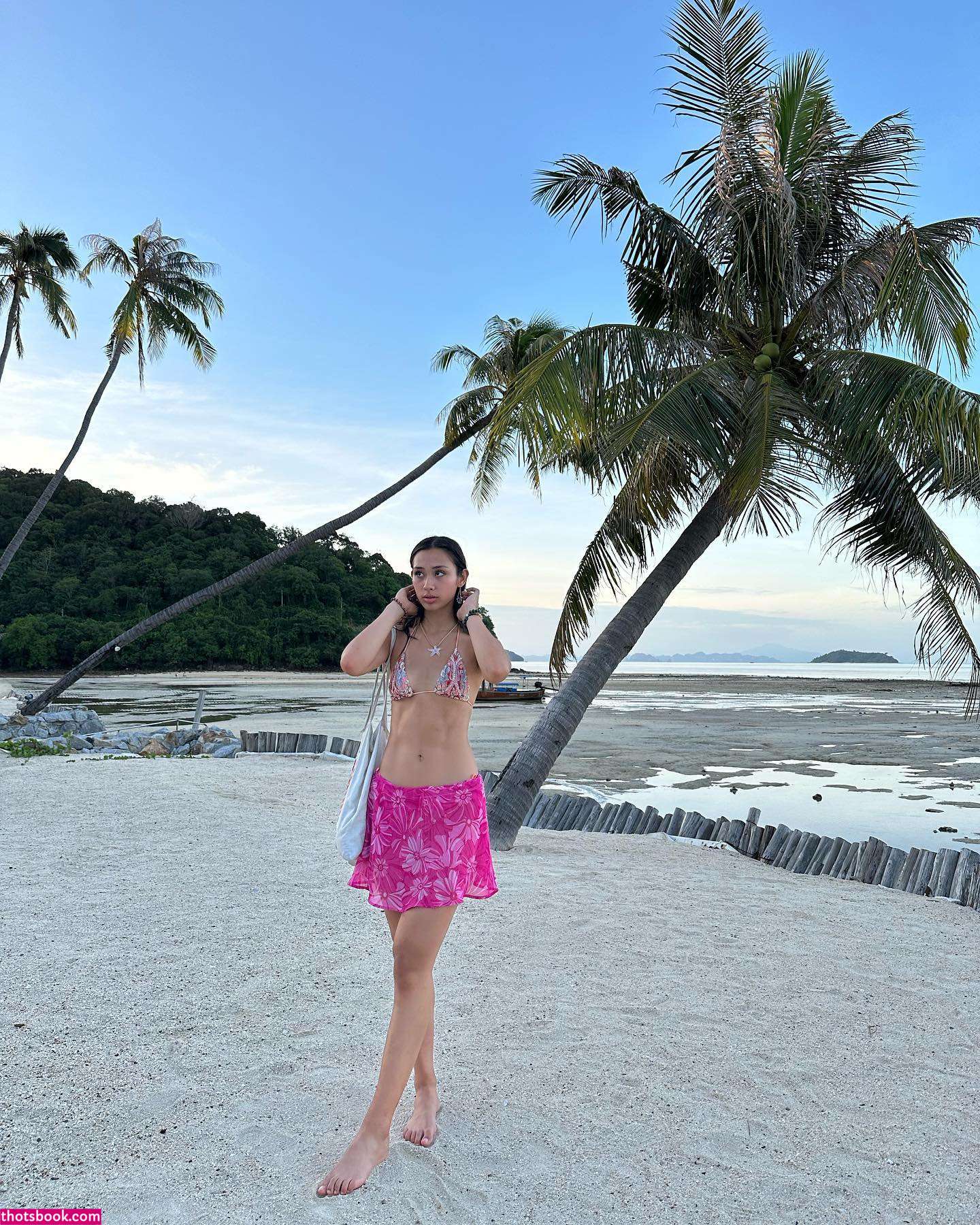 Cait Knight Photo #18