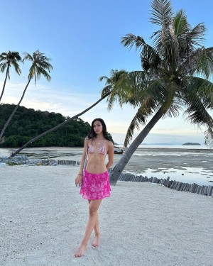 Cait Knight Photo #8