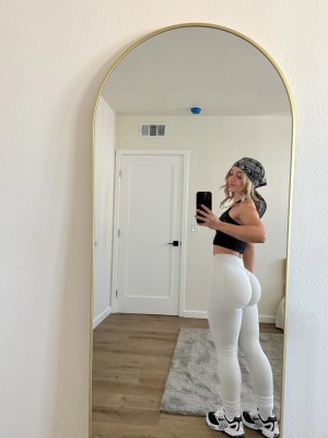 Kristina Rojas Photo #7