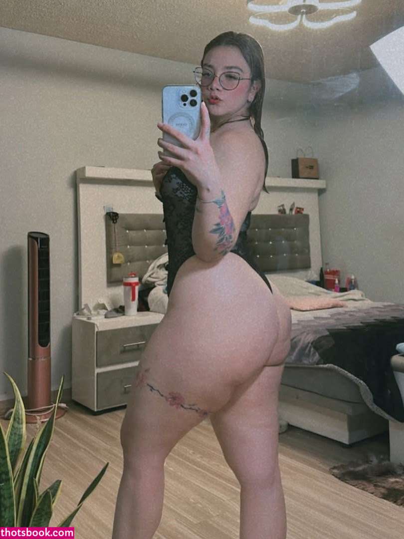 Karen Morales Photo #87