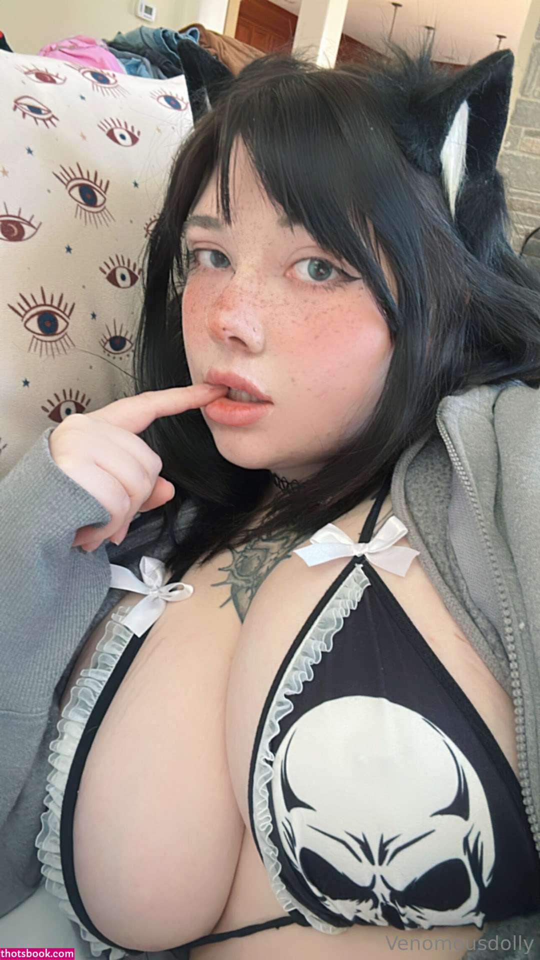 Venomous Dolly Photo #364