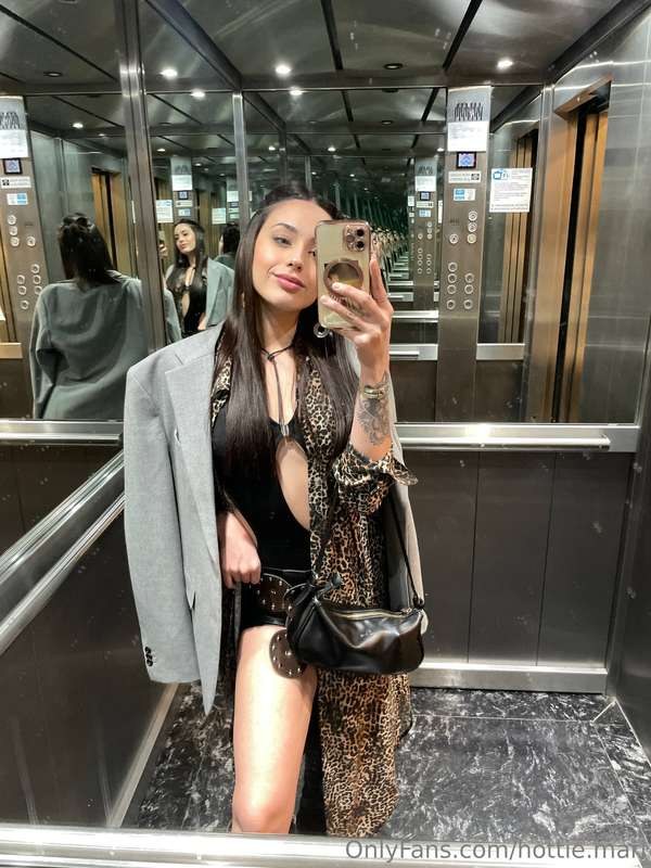 Hottie Mari Photo #6