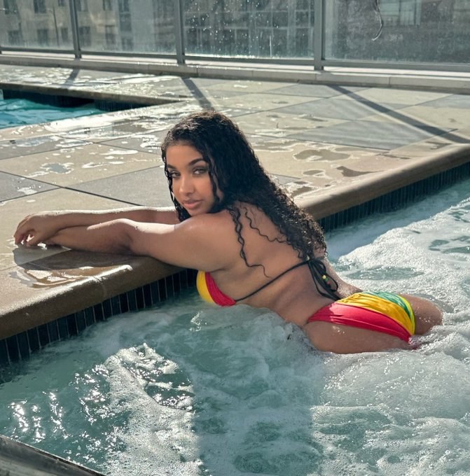 Corie Rayvon Photo #26