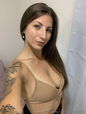 elena carver Photo #4