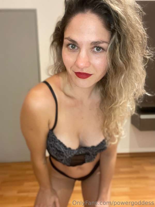 powergoddess Photo #7