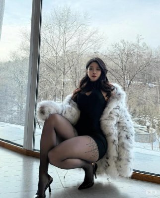 Hitomi Songyuxin Photo #75