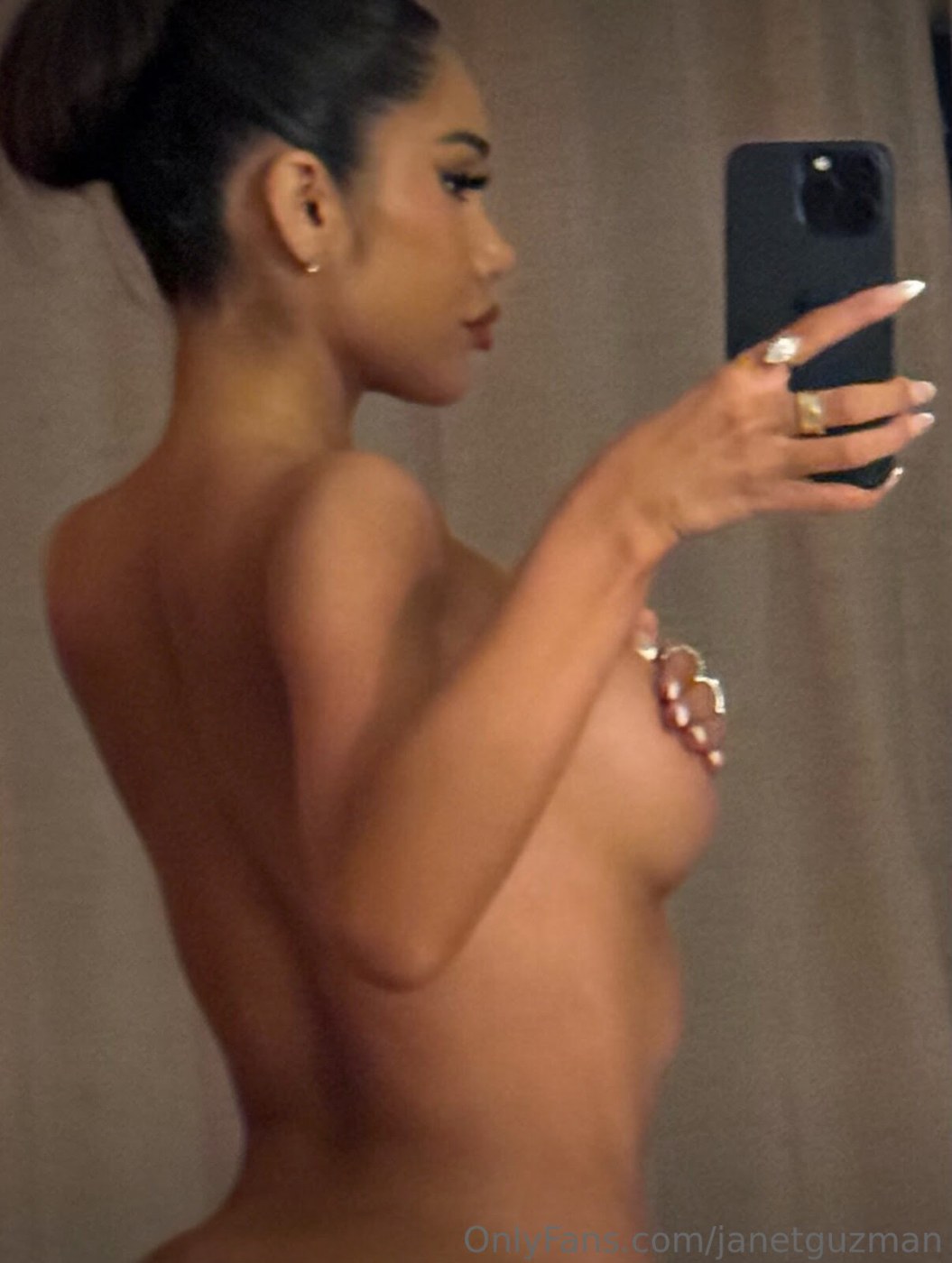 Janet Guzman Photo #74