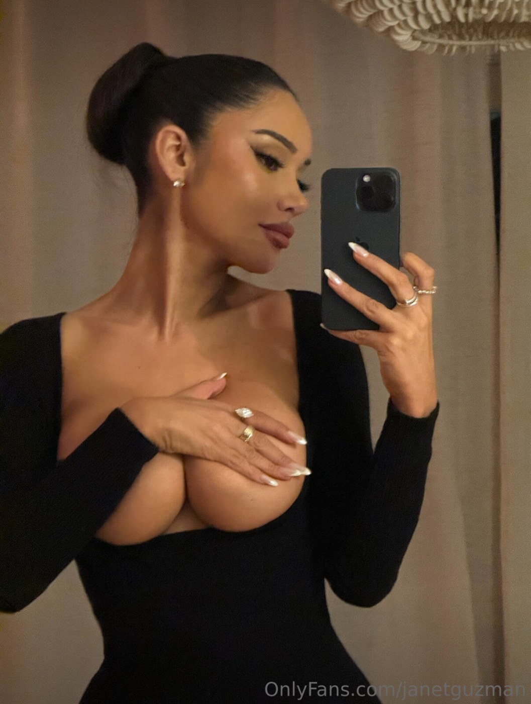 Janet Guzman Photo #79